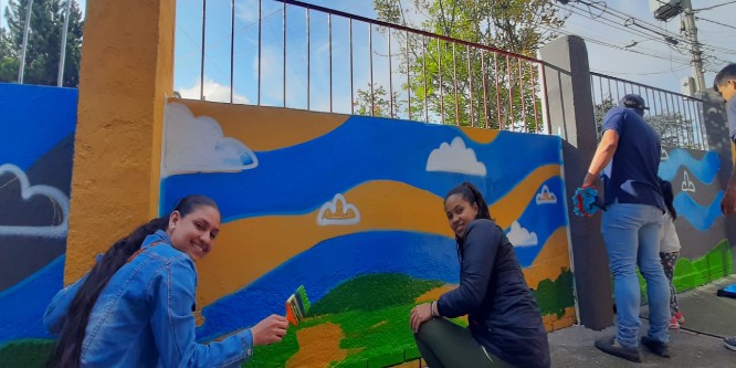 Padres de familia se reunieron en el colegio IED República de Panamá para participar de la actividad muros de amot