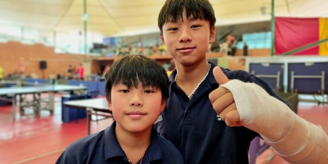 Otto Tan Li y Ricky Tan Li jugadores de tenis de mesa