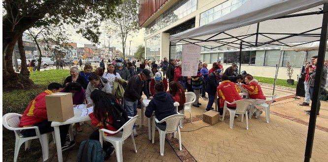 Ciudadanía eligiendo el presupuestos participativos 2024